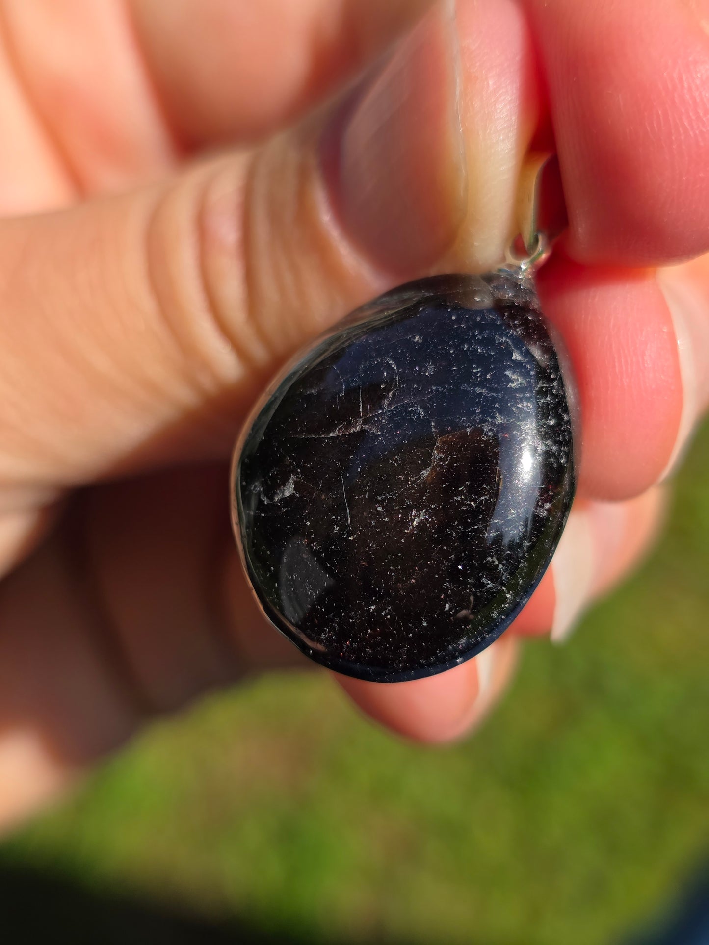 Pendentif pierre roulée Grenat almandin (à choisir)