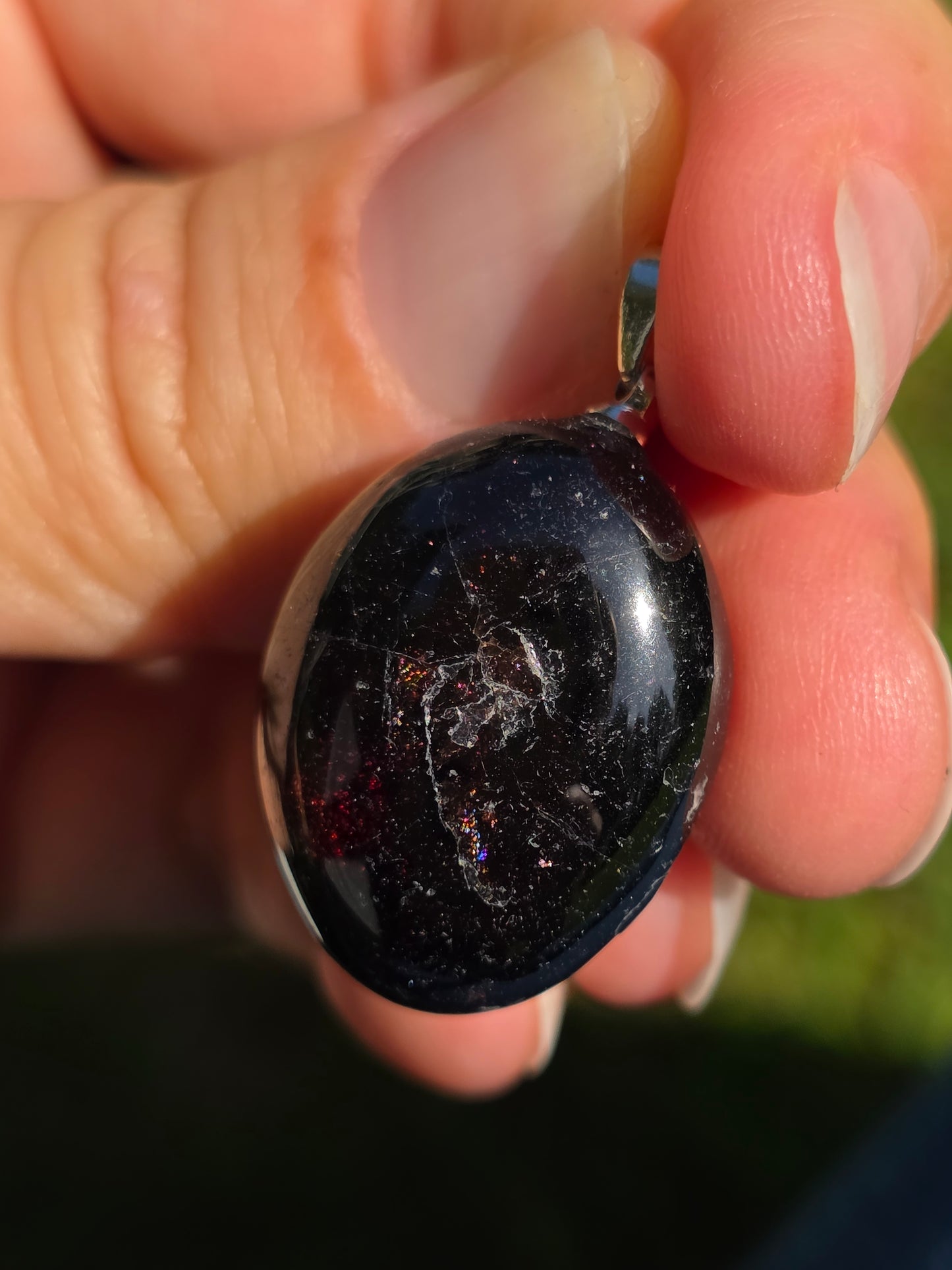 Pendentif pierre roulée Grenat almandin (à choisir)
