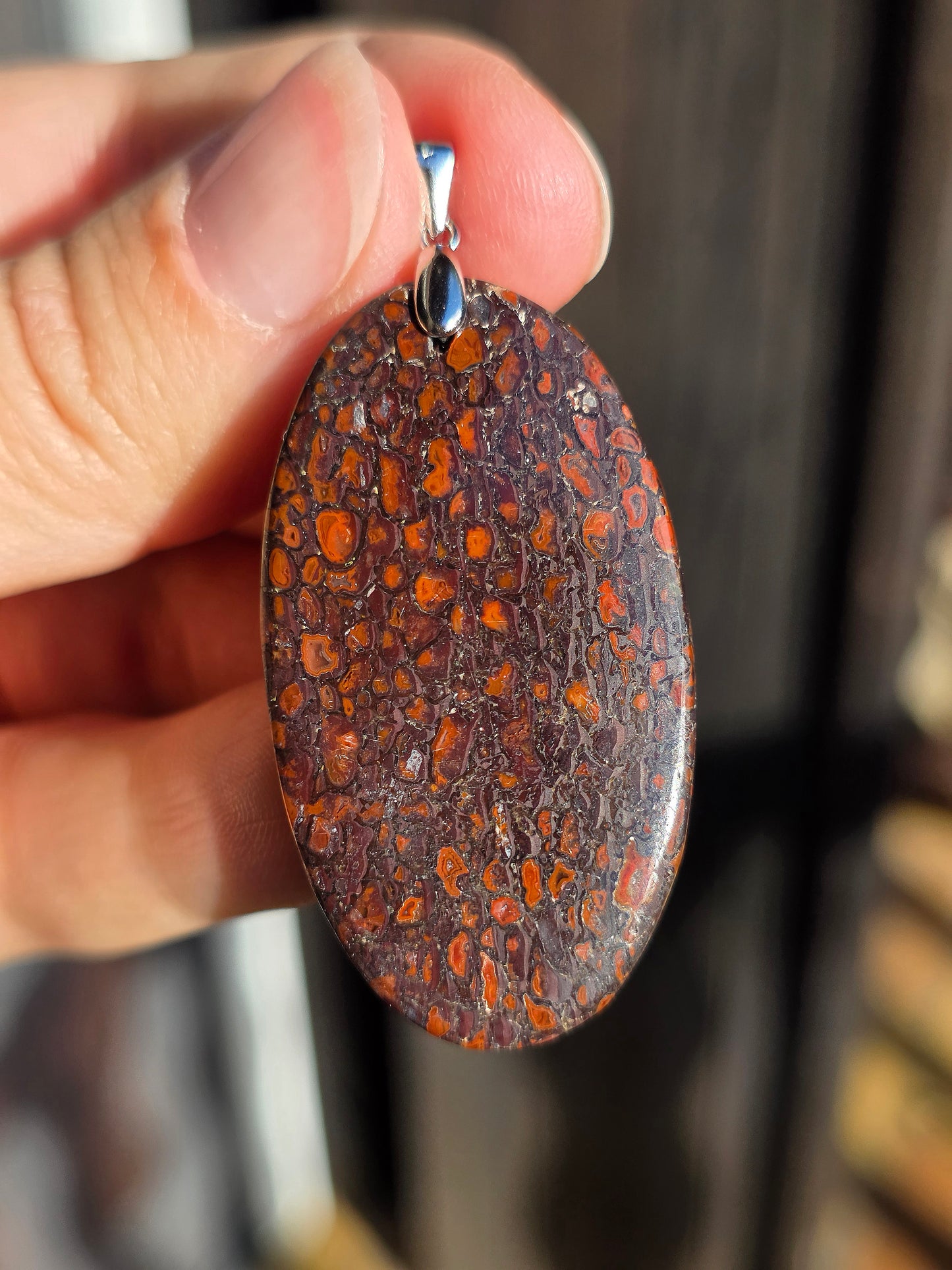 Pendentif en Os de dinosaure du Maroc