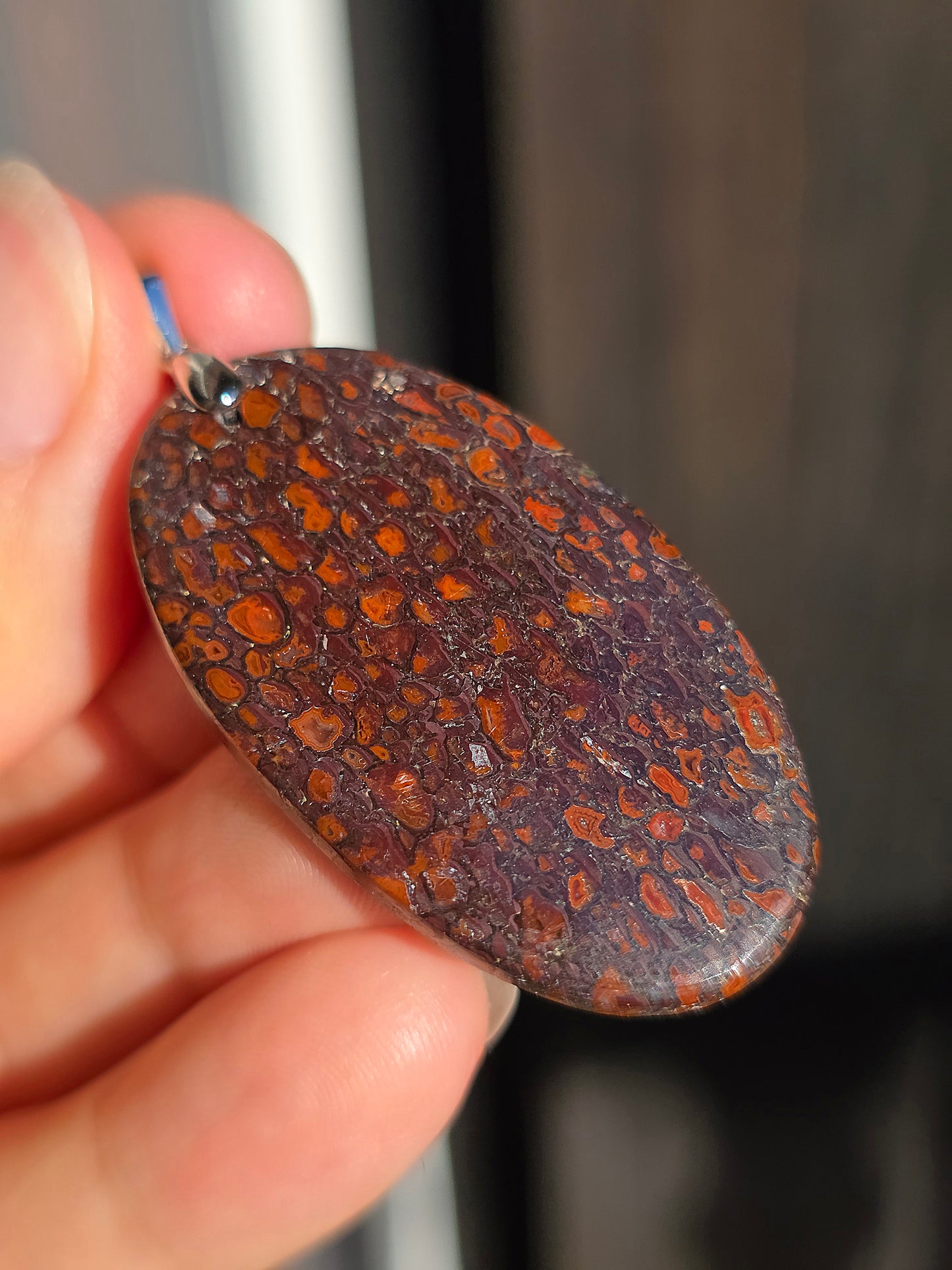 Pendentif en Os de dinosaure du Maroc