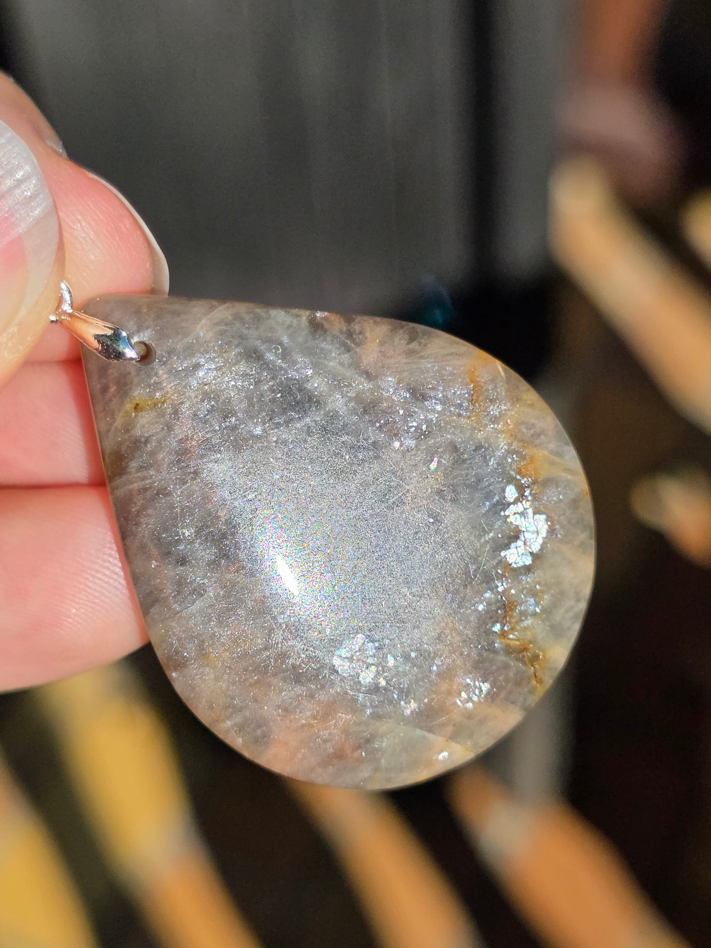 Pendentif pierre de lune noire et orange