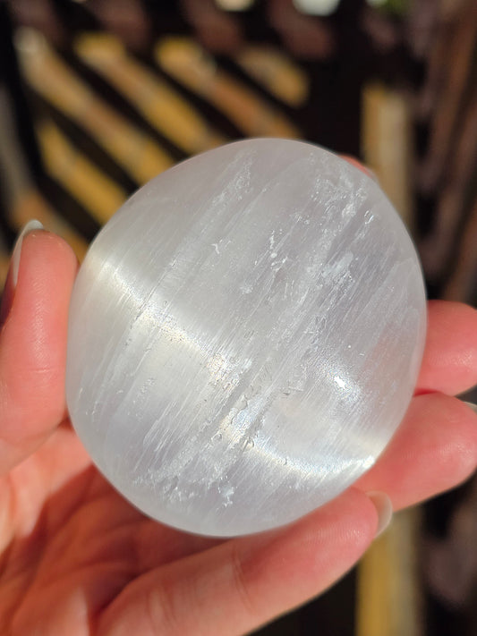 Superbe galet en Sélénite (à choisir)