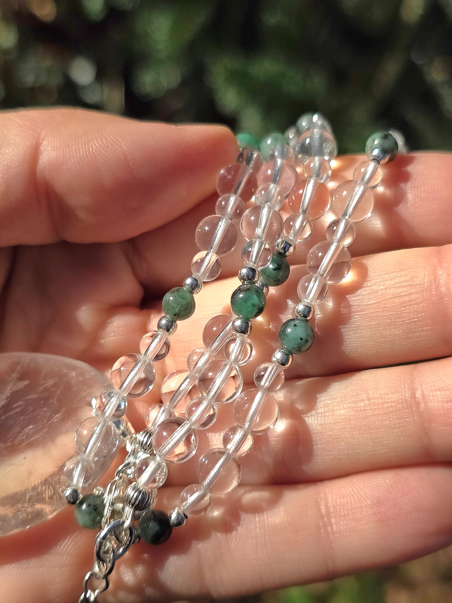 Collier Mala "Emeraude solaire"