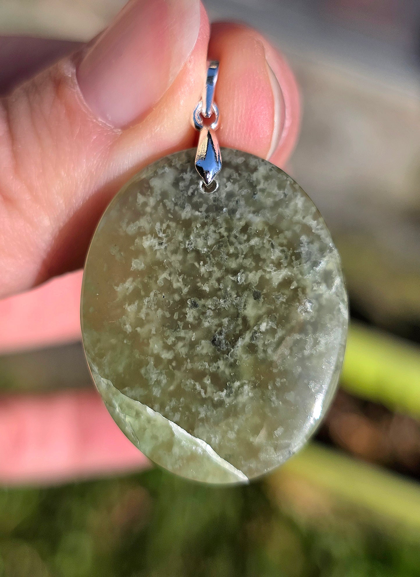 pendentif en Grenat hydrogrossulaire du Pakistan