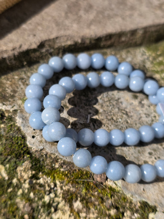 Joli bracelet en Angélite du Pérou.