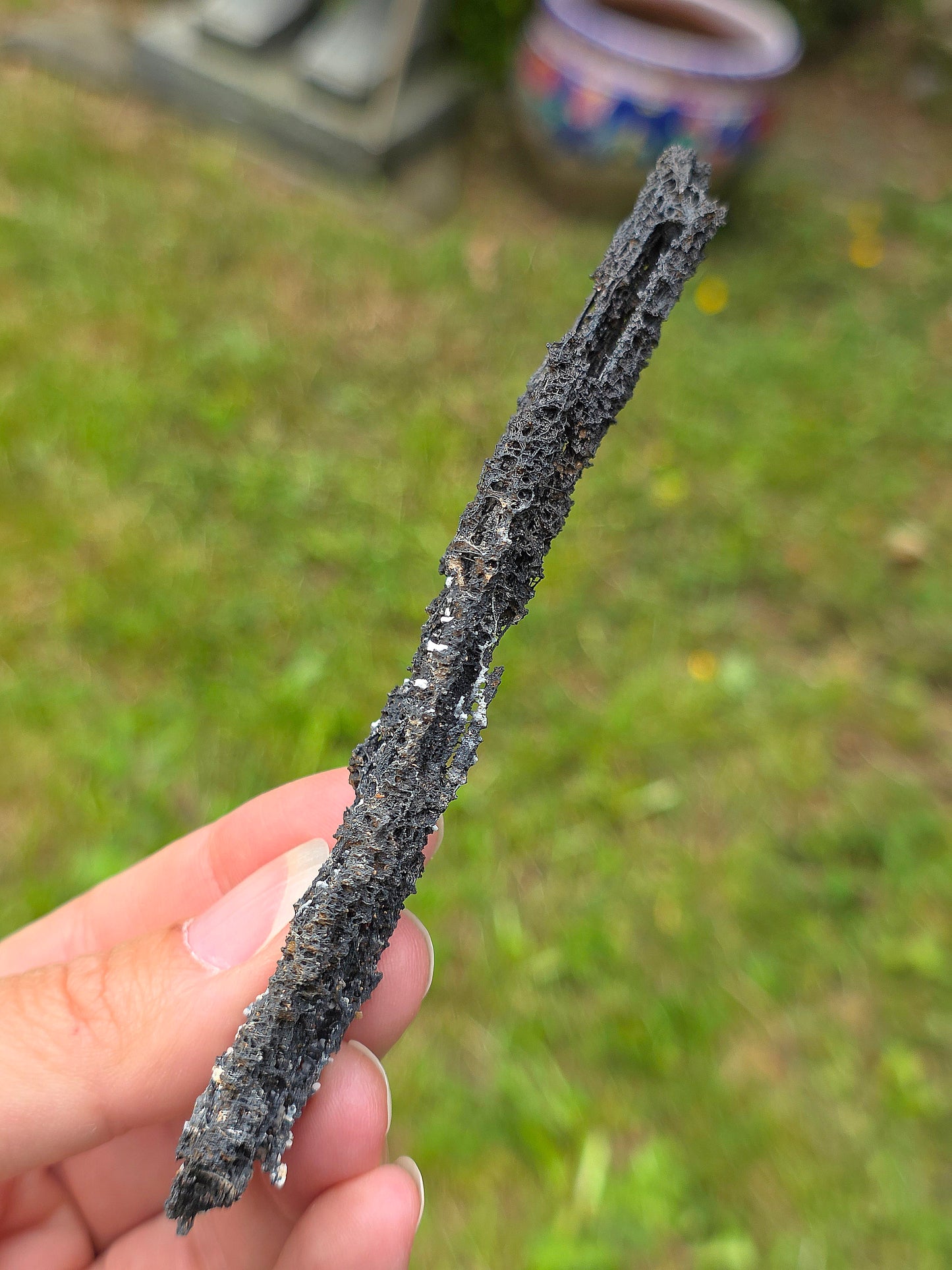 Goethite "dentelle" avec inclusions de Vanadinite