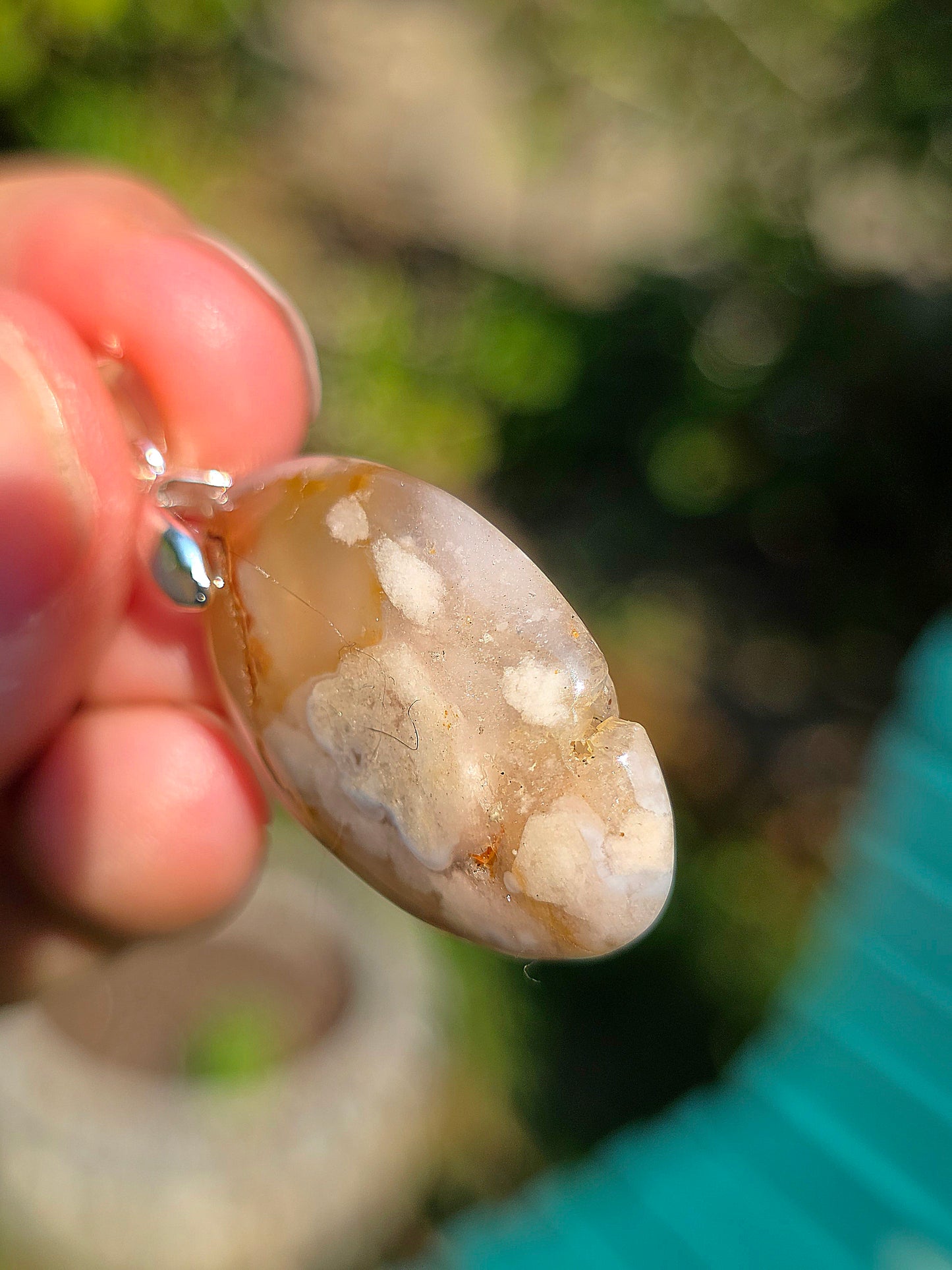 Pendentif en Agate fleurs de cerisier avec druse