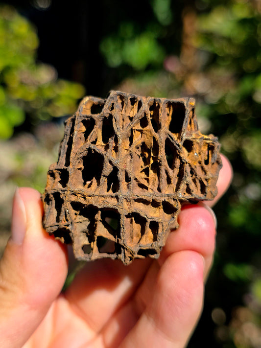 Limonite brute des Pyrénées.
