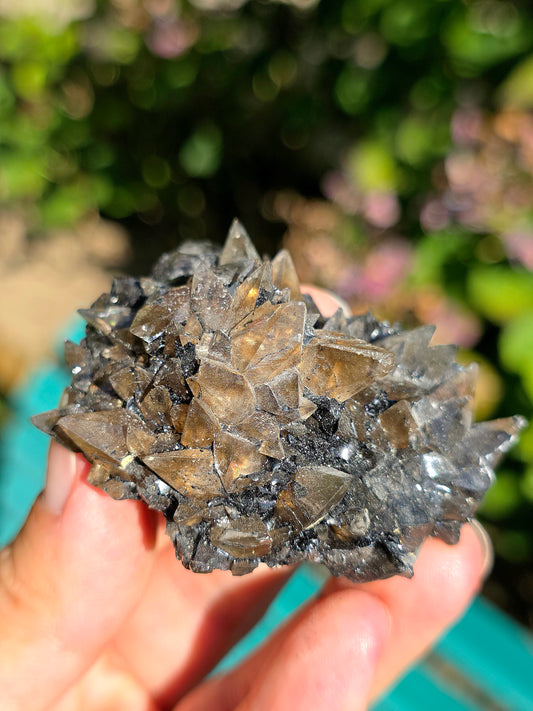 Quartz des Pyrénées sur bitume