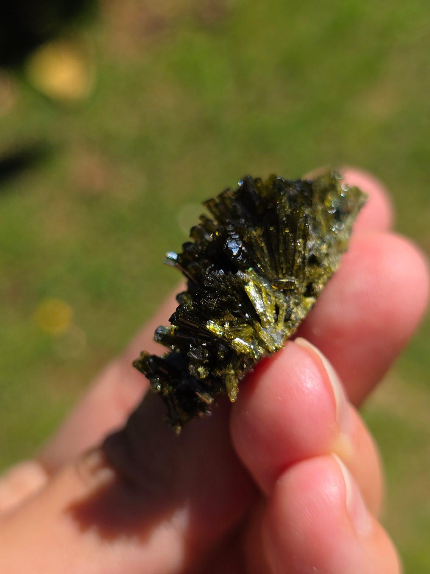 Epidote de Lérida n°6 (voir vidéo)