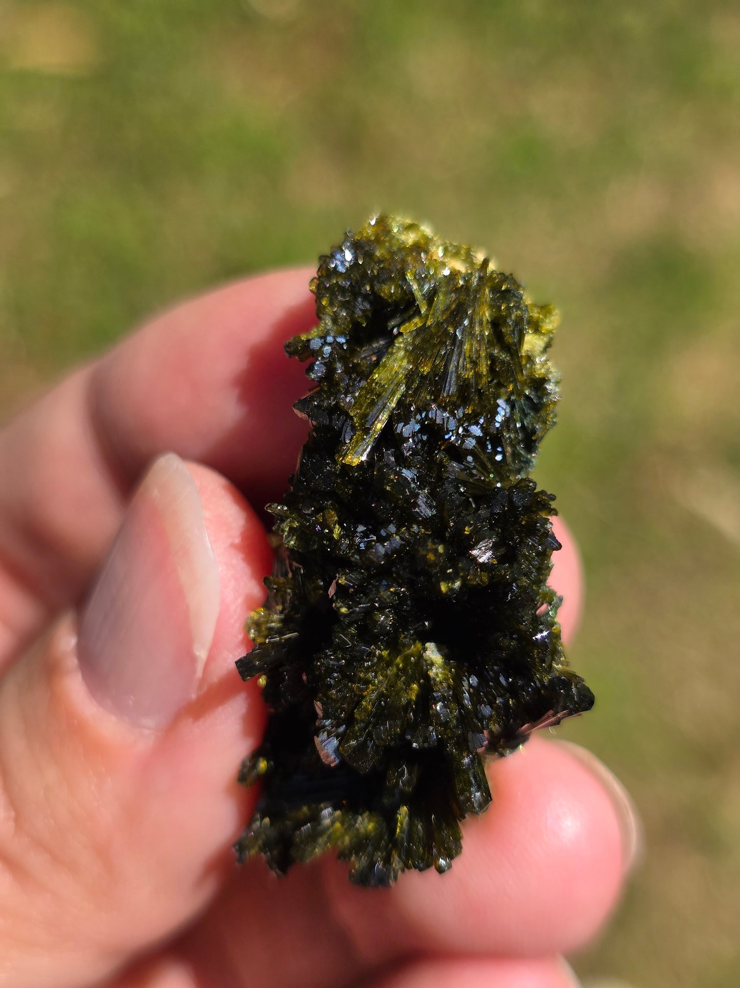 Epidote de Lérida n°6 (voir vidéo)