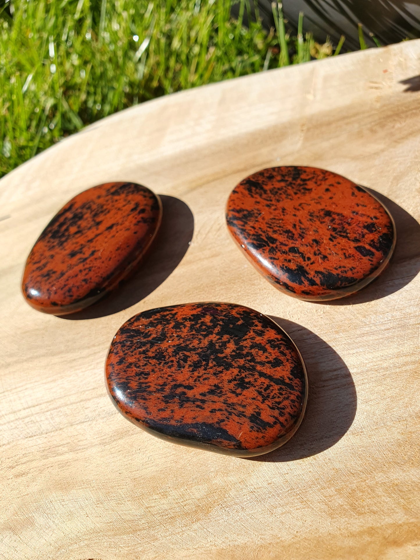 Galet plat obsidienne acajou
