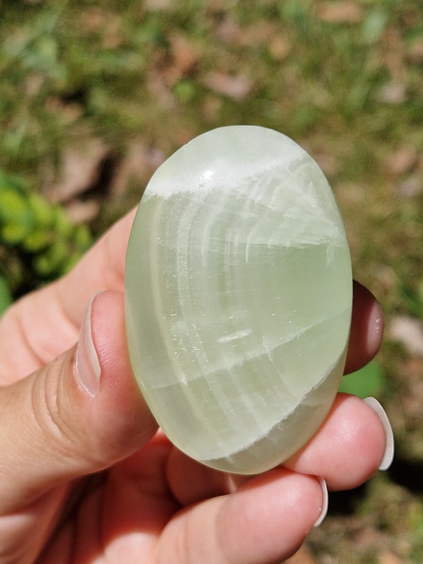 Galet Calcite pistache (à choisir)