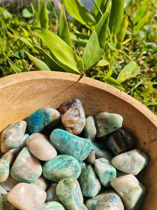 Pierre roulée Chrysocolle et Shattuckite
