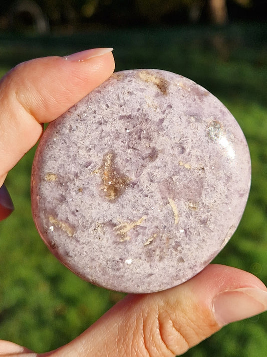 Galet lépidolite claire (à choisir)