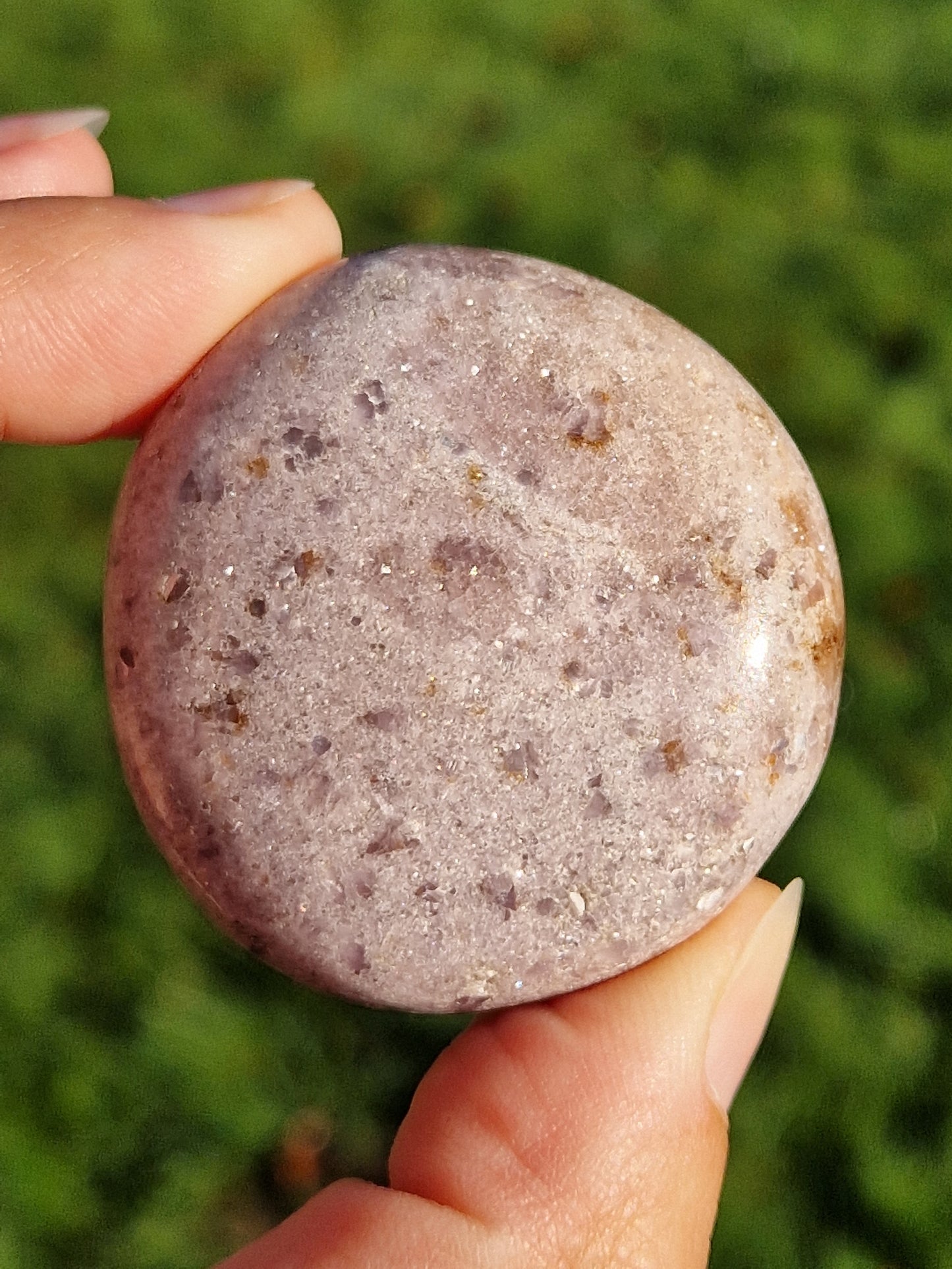 Galet lépidolite claire (à choisir)