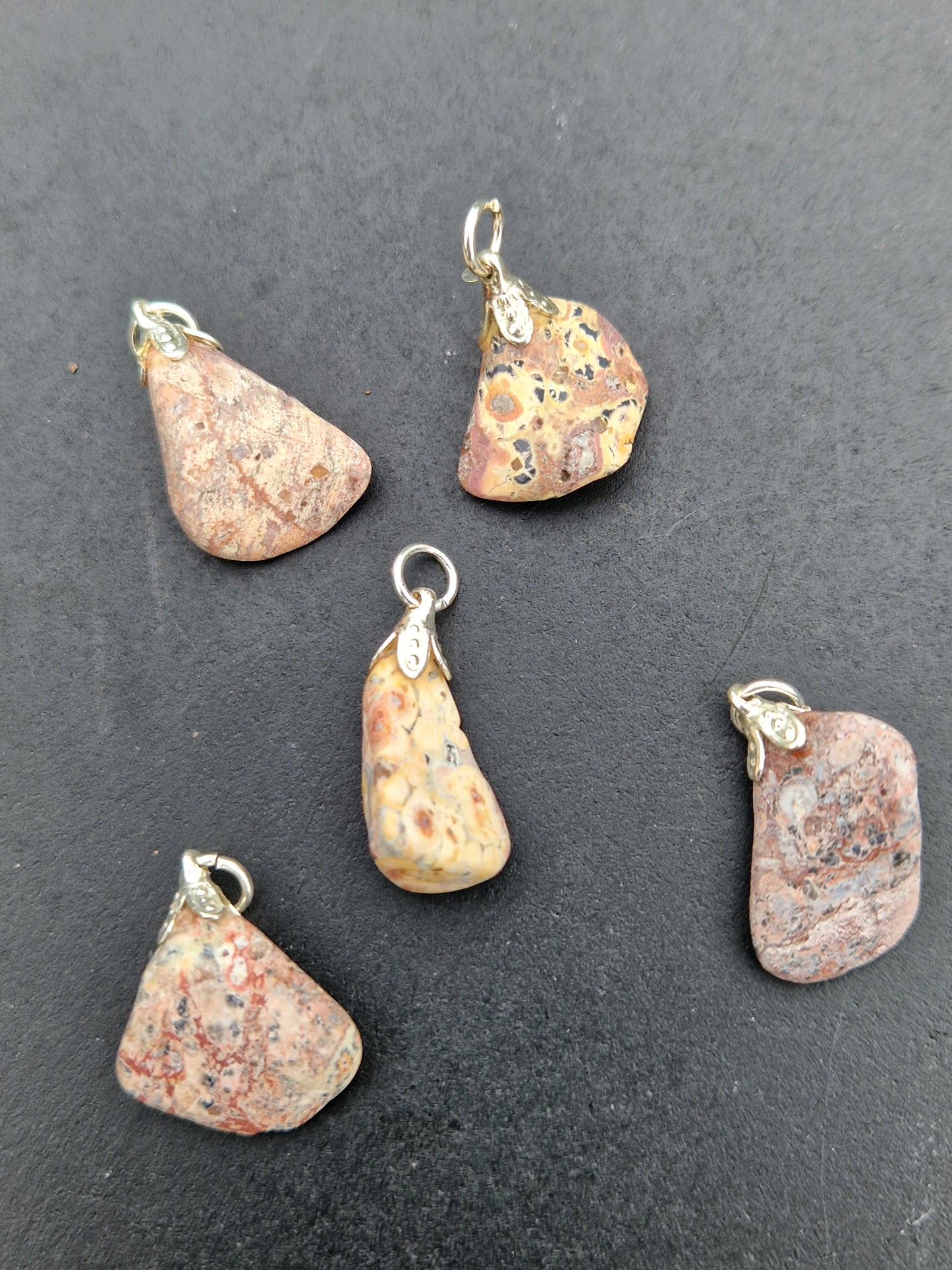 Pendentif pierre roulée Jaspe léopard