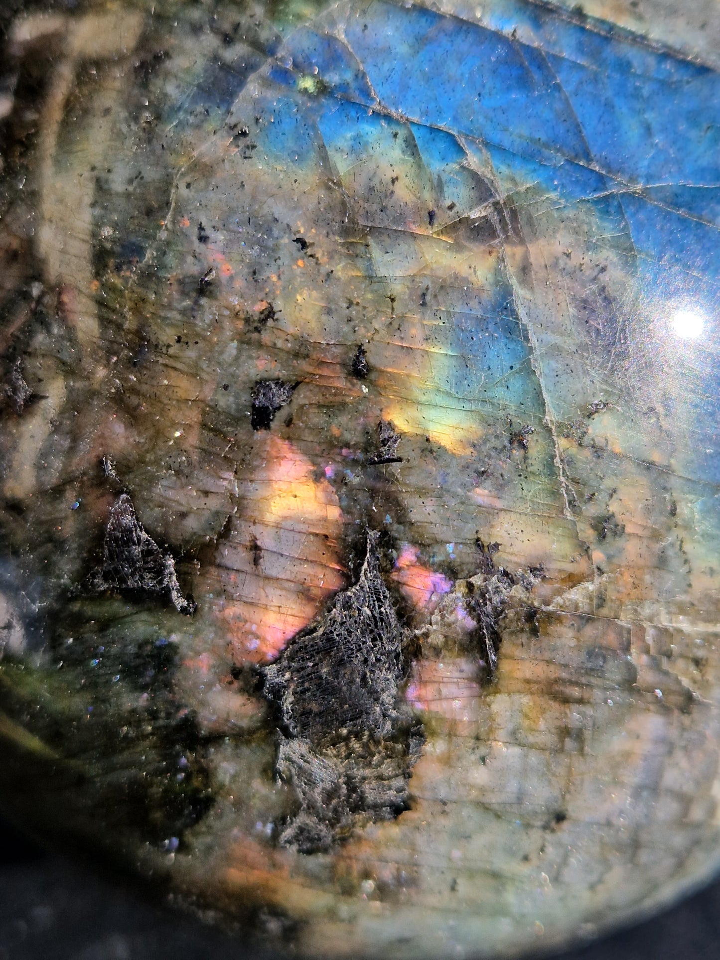 Grosse sphère Labradorite grise (vidéos)