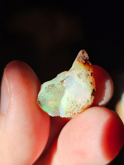 Opale noble brute d'Ethiopie AAA O4
