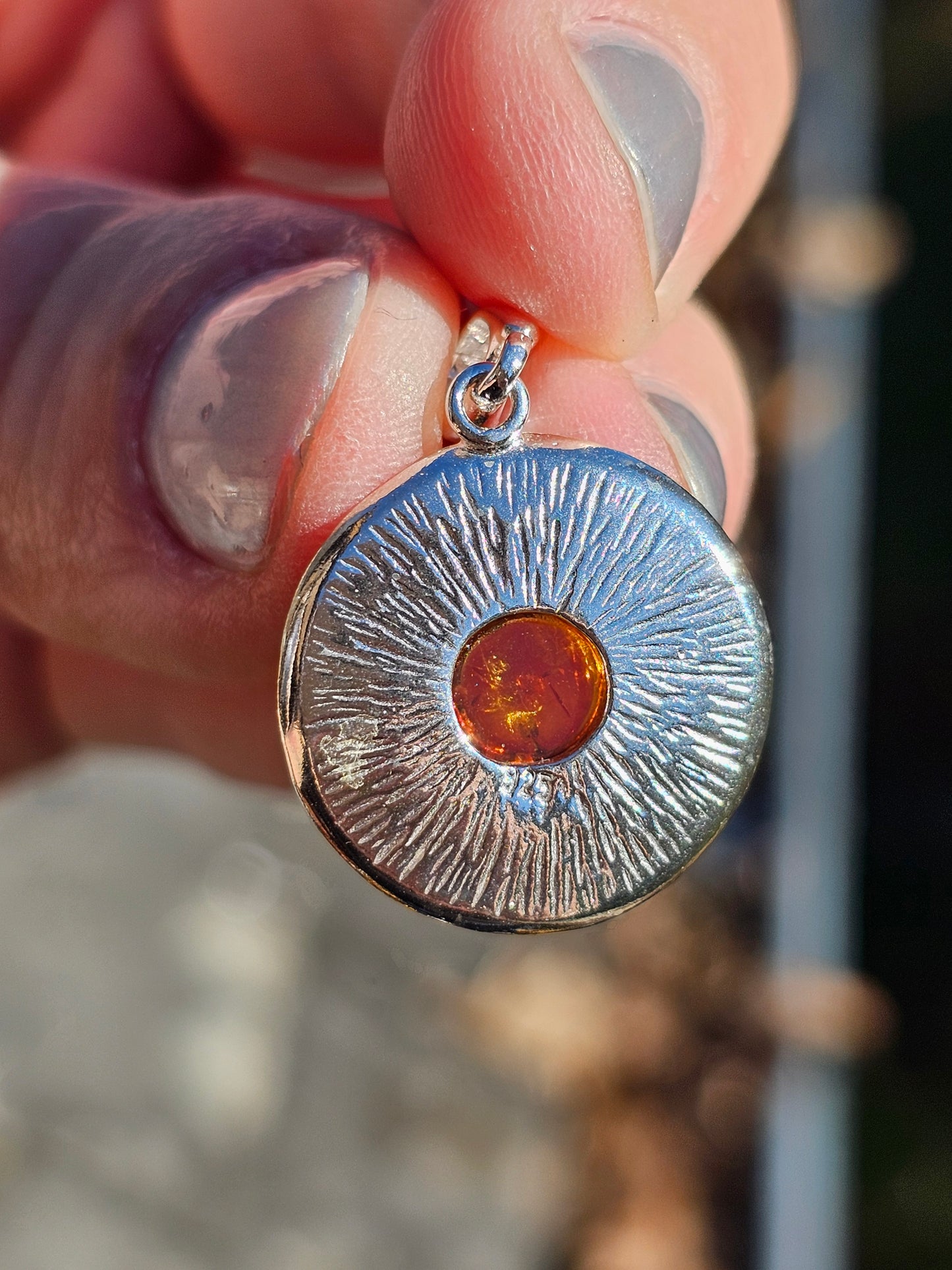 Pendentif rond en Ambre baltique et argent 925