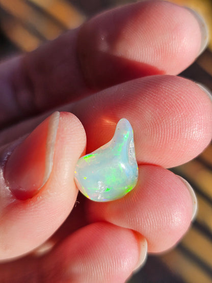 Opale noble d'Ethiopie roulée O5