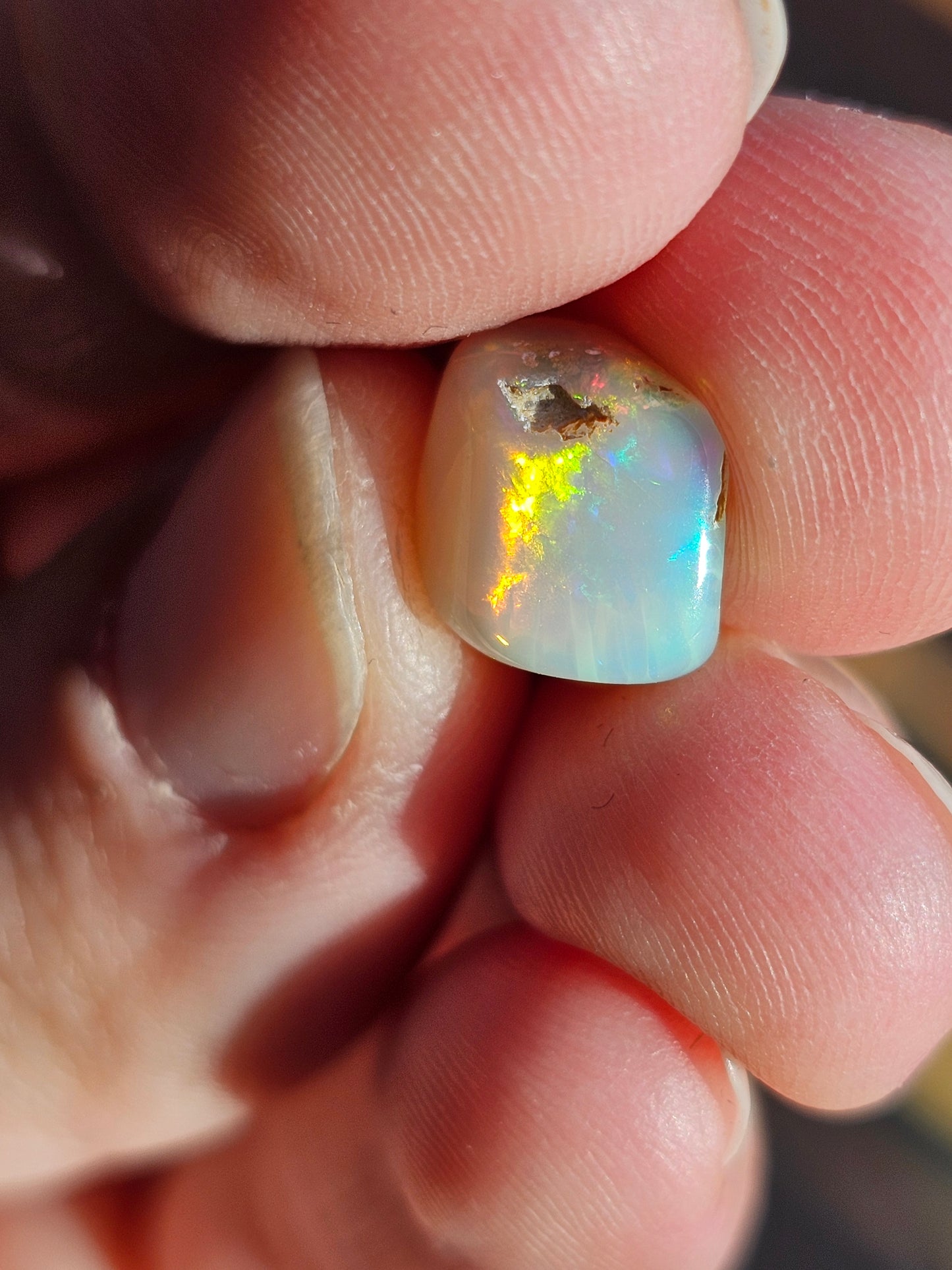 Opale noble d'Ethiopie roulée O11