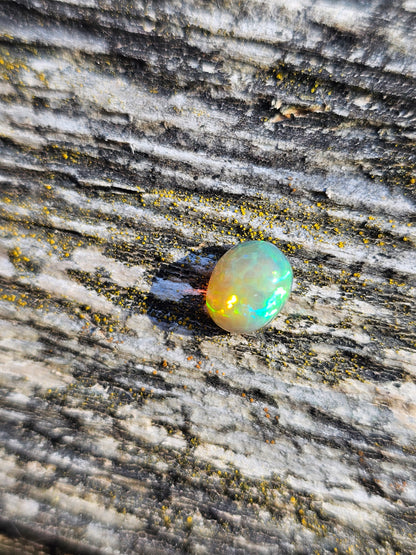 Opale noble d'Ethiopie d'exception O17