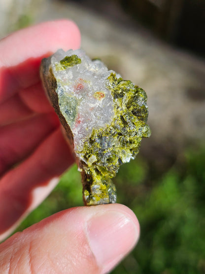 Epidote sur Quartz avec Prehnite E4