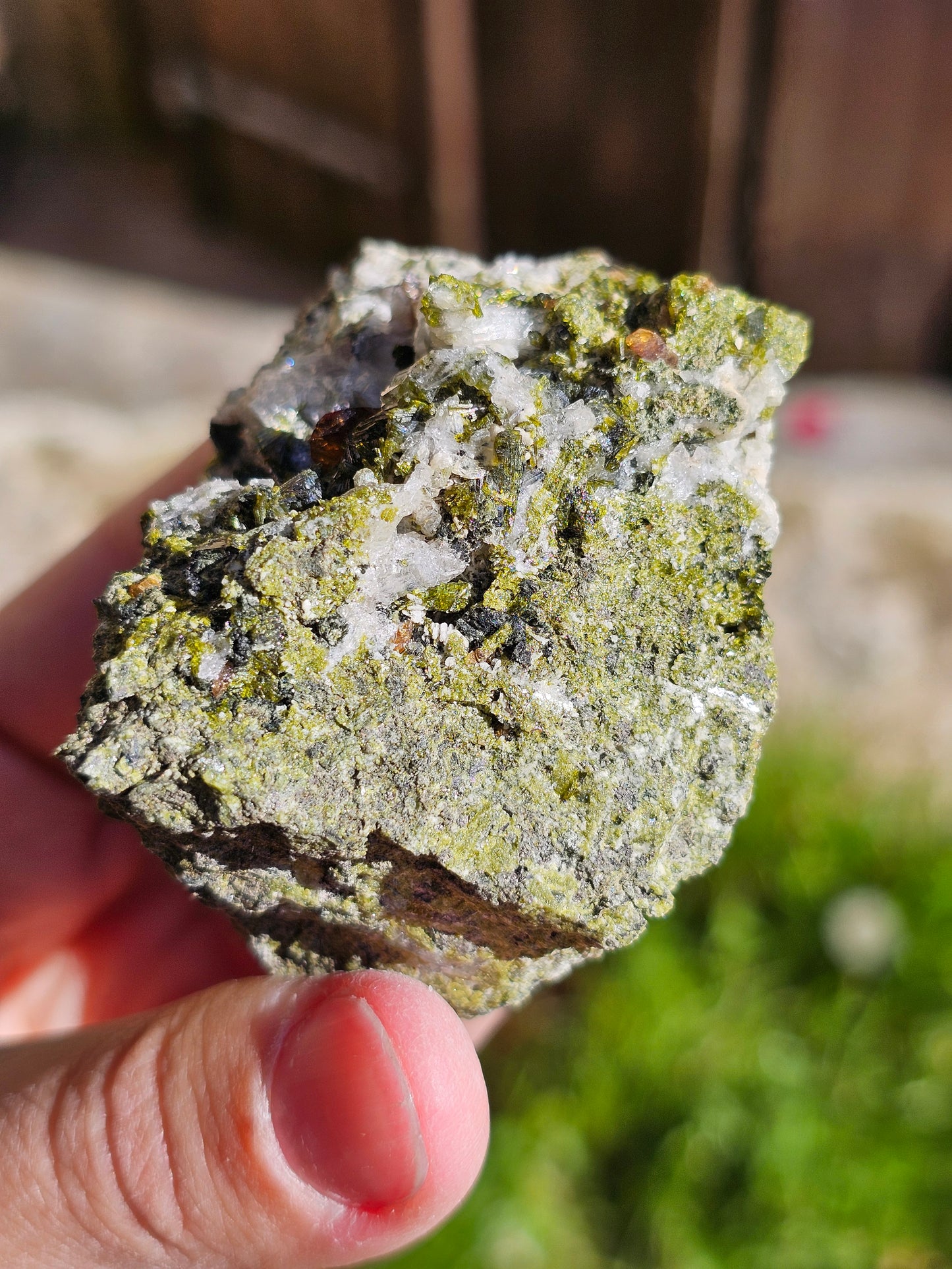 Titanite sur orthose avec Epidote et Quartz E9