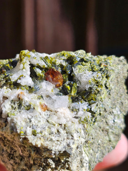 Titanite sur orthose avec Epidote et Quartz E9