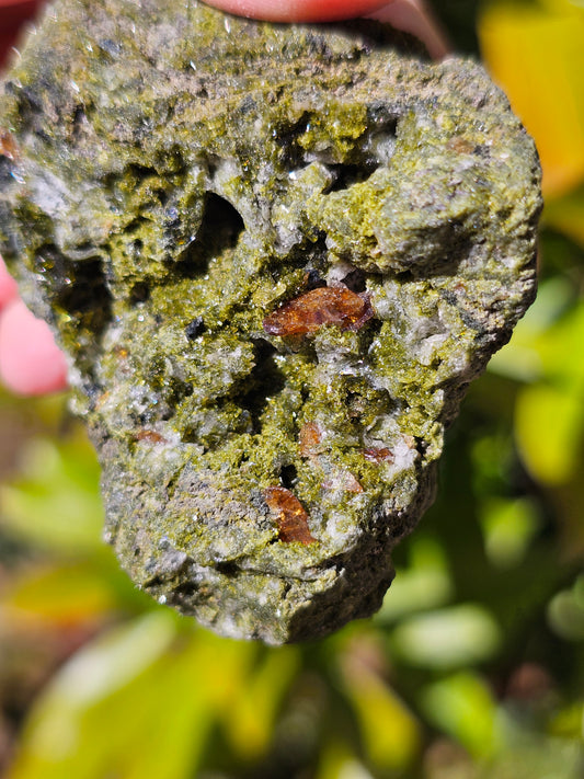 Titanite sur orthose avec Epidote E10