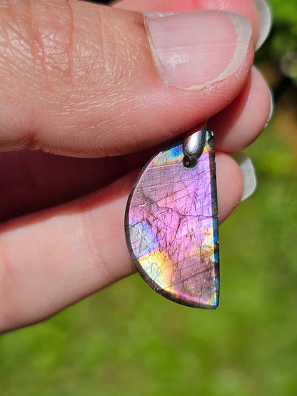 Pendentif en Spectrolite (Labradorite) L8