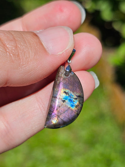 Pendentif en Spectrolite (Labradorite) L8