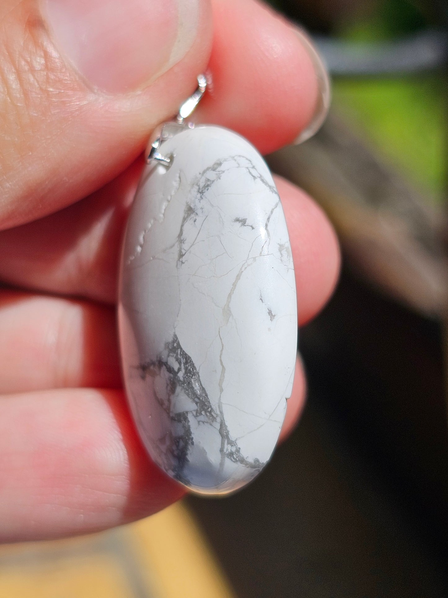 Pendentif en Howlite blanche H1