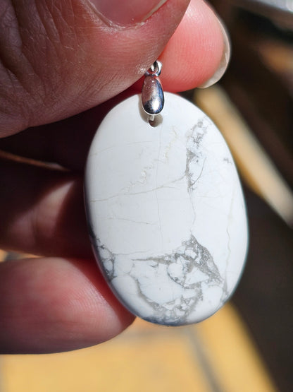 Pendentif en Howlite blanche H1