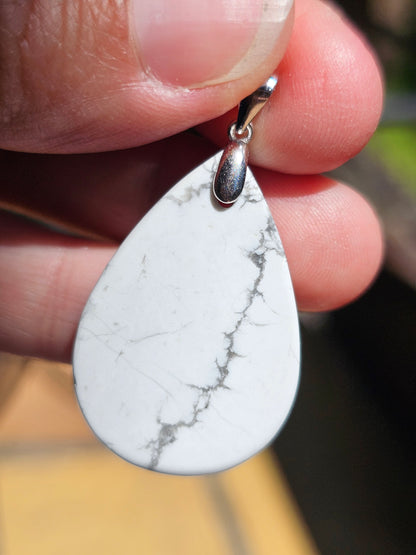 Pendentif en Howlite blanche H2