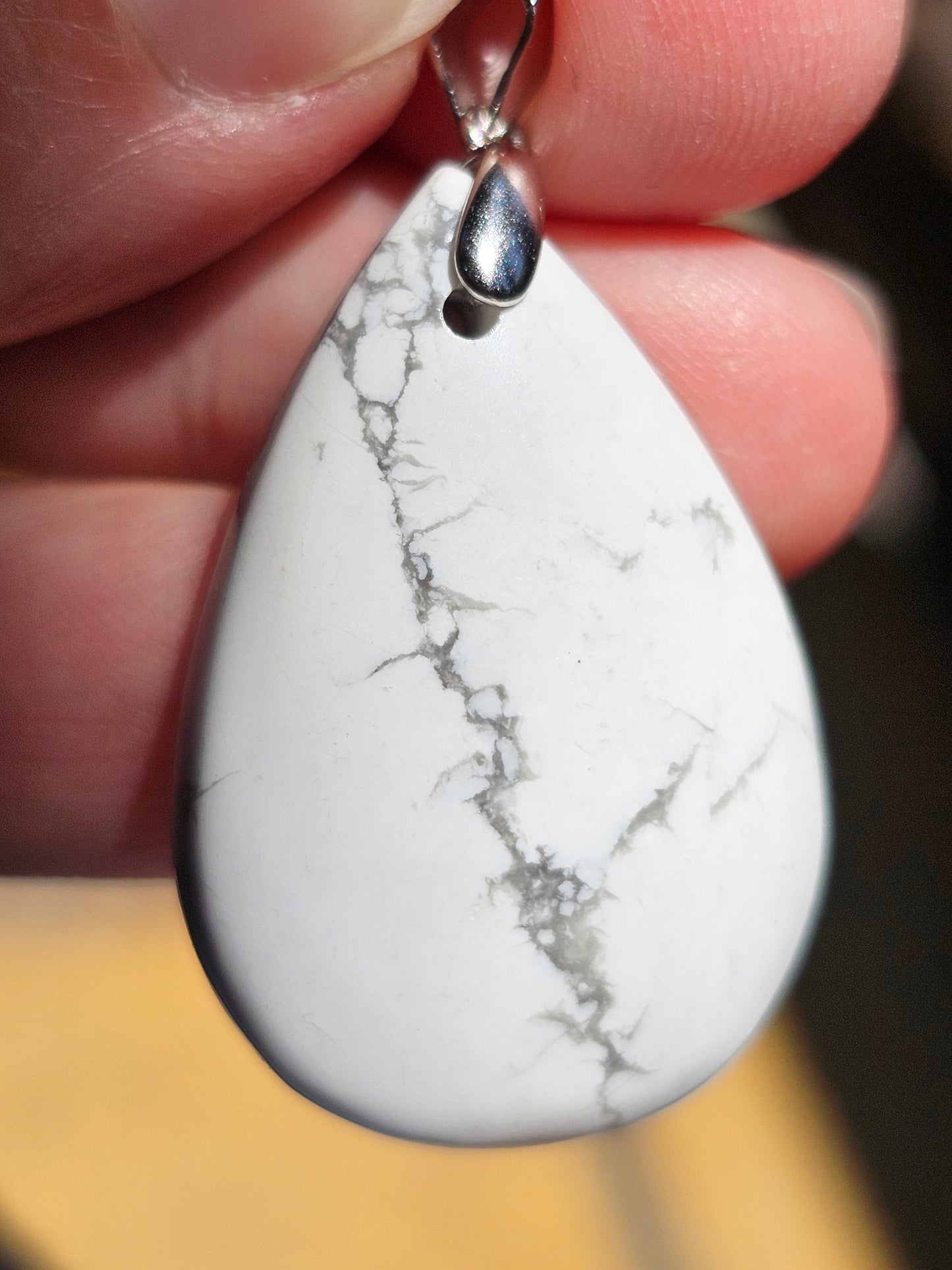 Pendentif en Howlite blanche H2