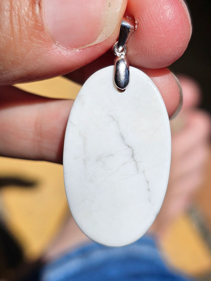 Pendentif en Howlite blanche H3