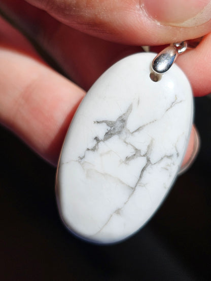 Pendentif en Howlite blanche H3