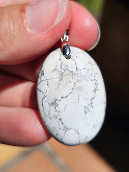 Pendentif en Howlite blanche H5