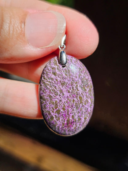 Pendentif en Purpurite