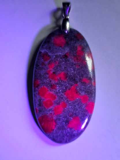 Pendentif en Rubis sur Cyanite RC6