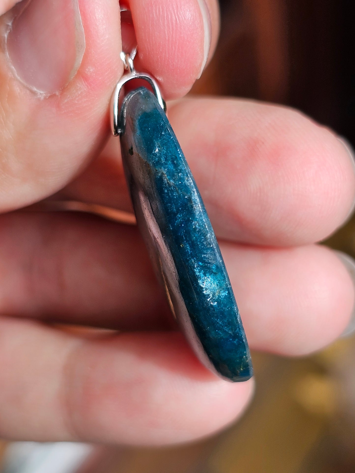 Pendentif en Apatite bleue chatoyante n°9