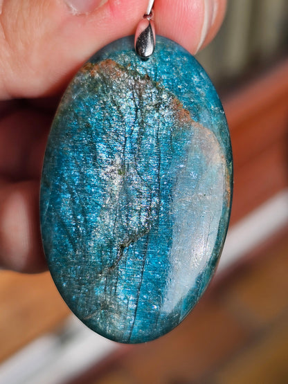 Pendentif en Apatite bleue chatoyante n°10