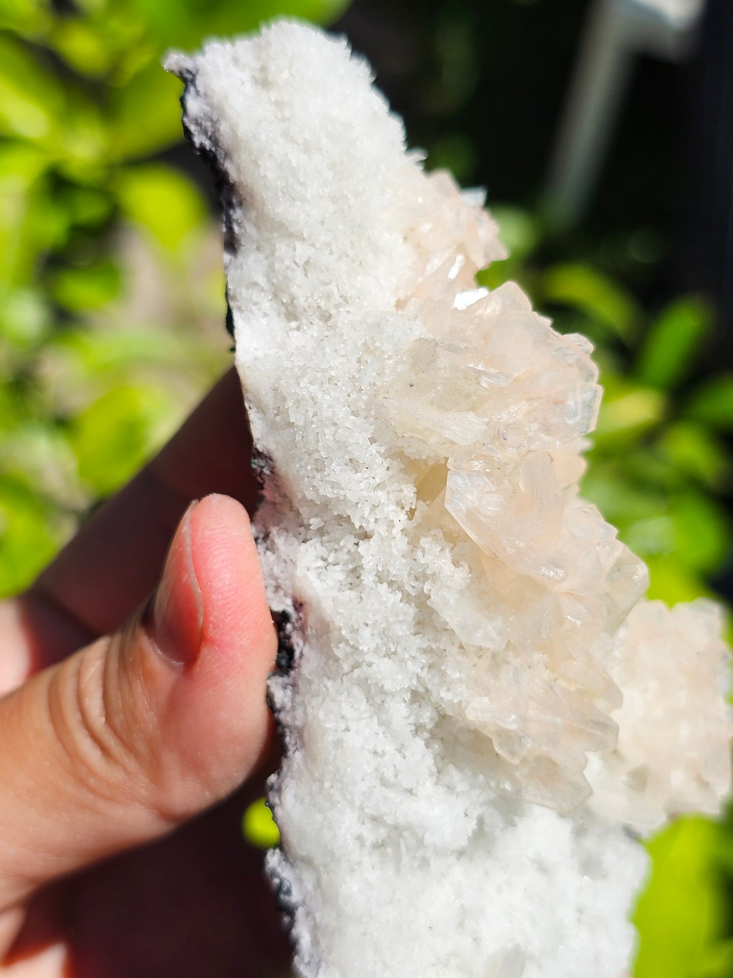 Apophyllite, Apophyllite verte, Stilbite sur Calcédoine blanche R