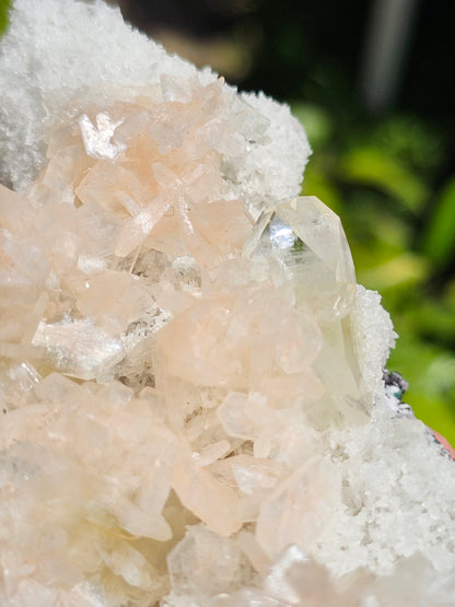 Apophyllite, Apophyllite verte, Stilbite sur Calcédoine blanche R