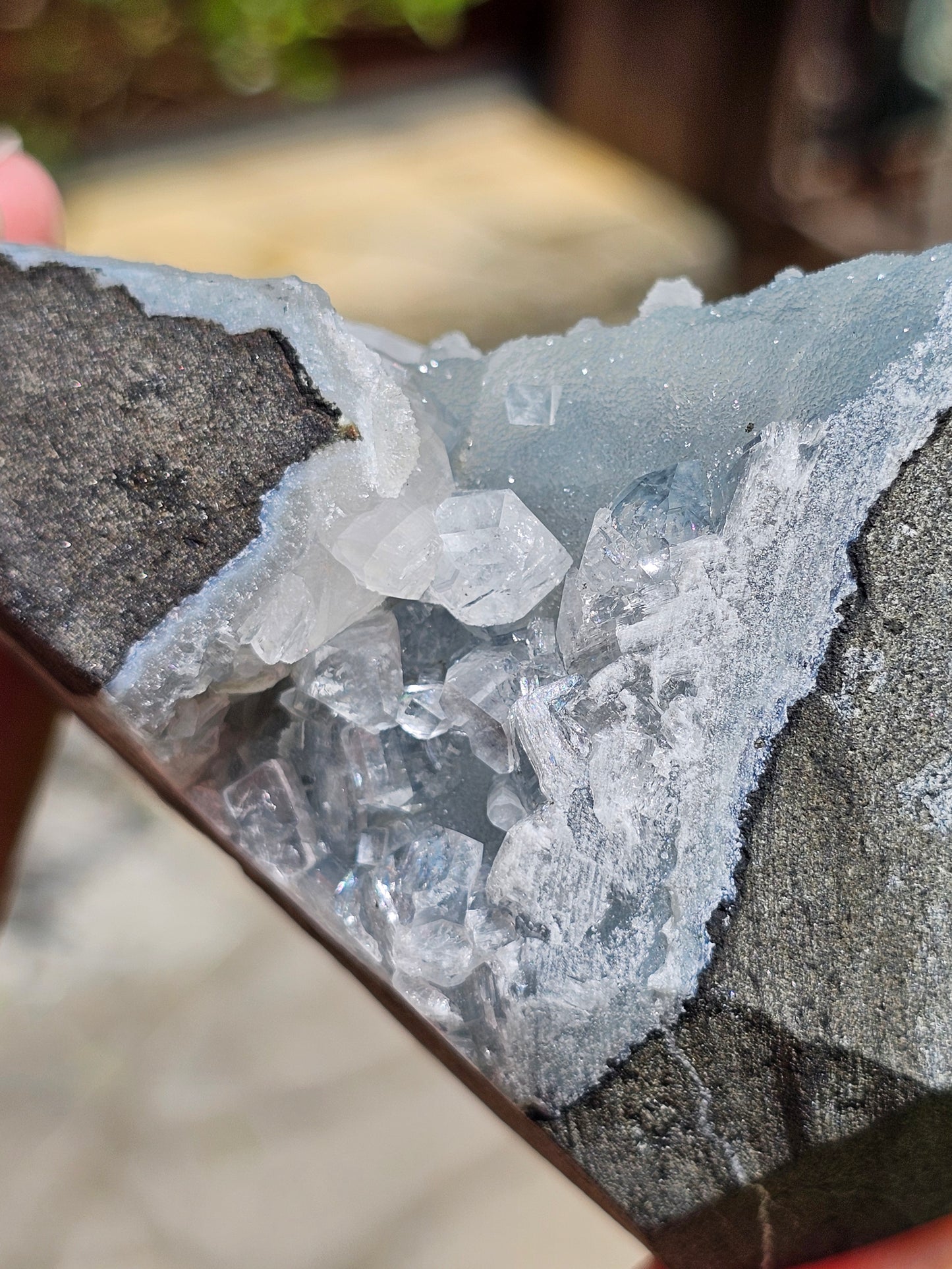 Apophyllite et Stilbite sur Calcédoine bleue AC7