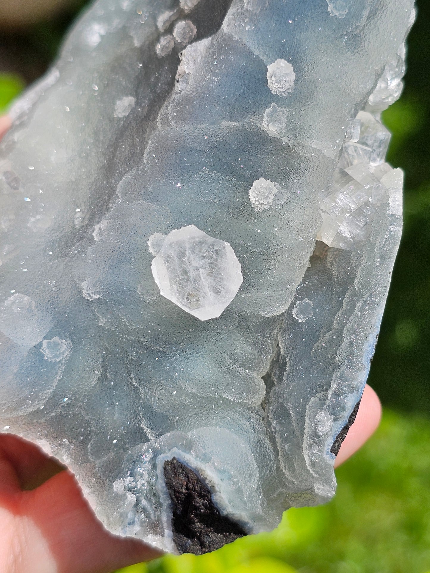 Apophyllite et Stilbite sur Calcédoine bleue AC7