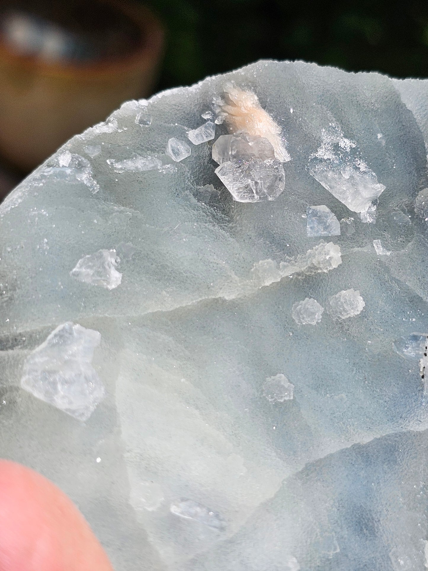 Apophyllite et Stilbite sur Calcédoine bleue AC7