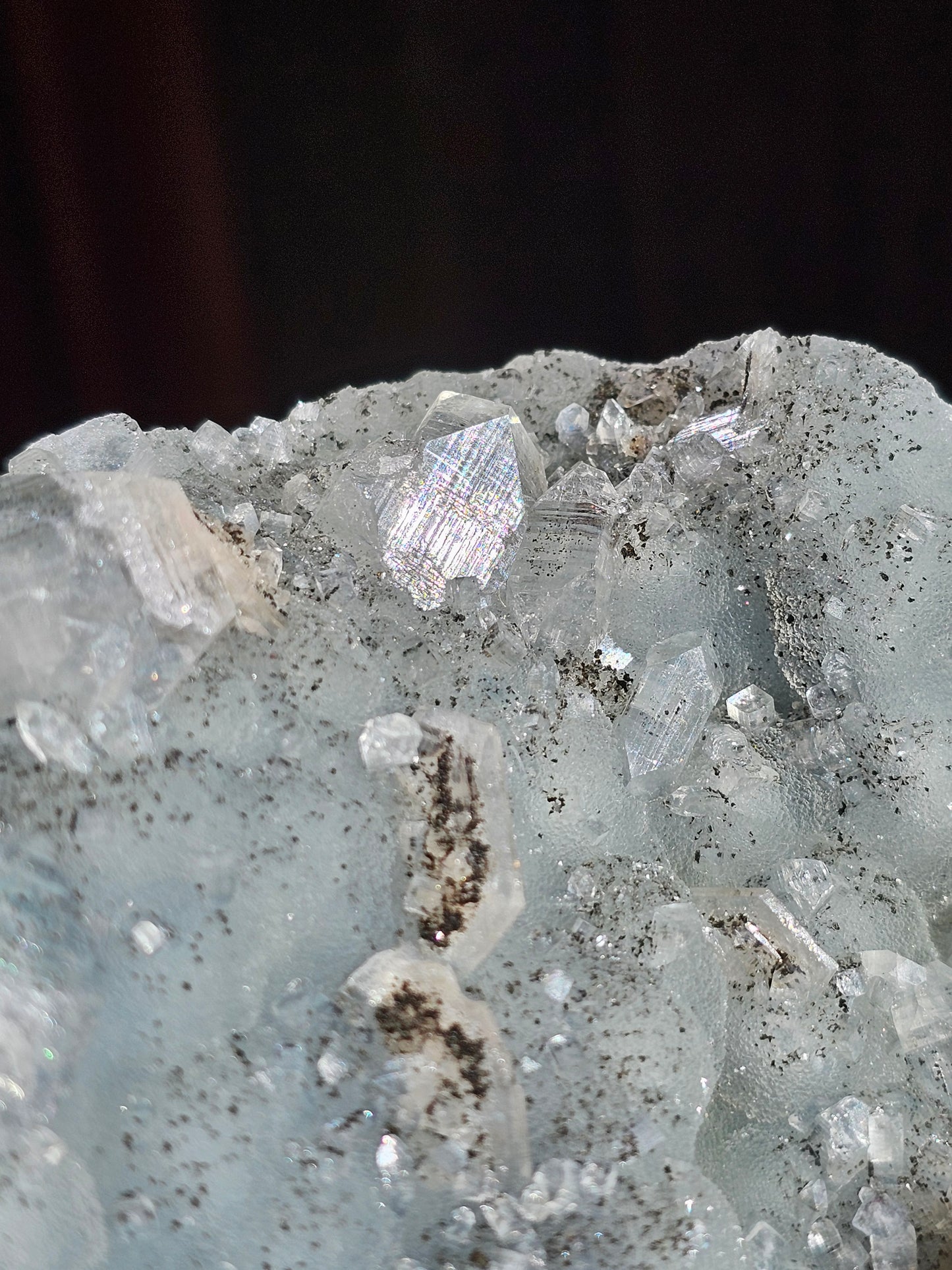 Apophyllite et Stilbite sur Calcédoine bleue AC18